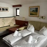 Tieflehner Hof Pitztalhaus 酒店 3*
