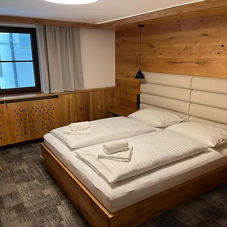 Отель Tieflehner Hof Pitztalhaus 3*