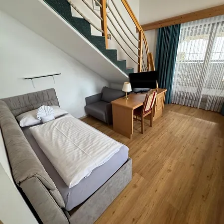 Отель Tieflehner Hof Pitztalhaus 3*