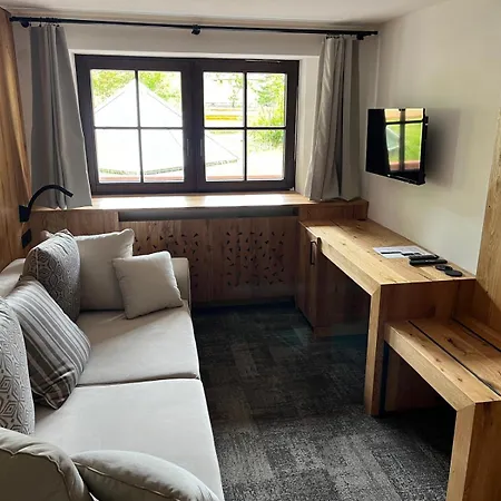 Отель Tieflehner Hof Pitztalhaus 3*