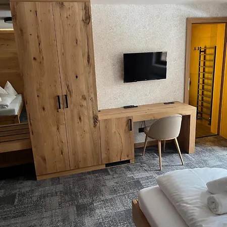 Tieflehner Hof Pitztalhaus Hotel 3*