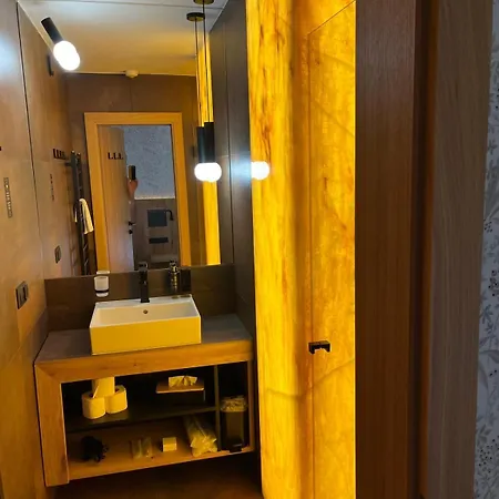 酒店 Tieflehner Hof Pitztalhaus